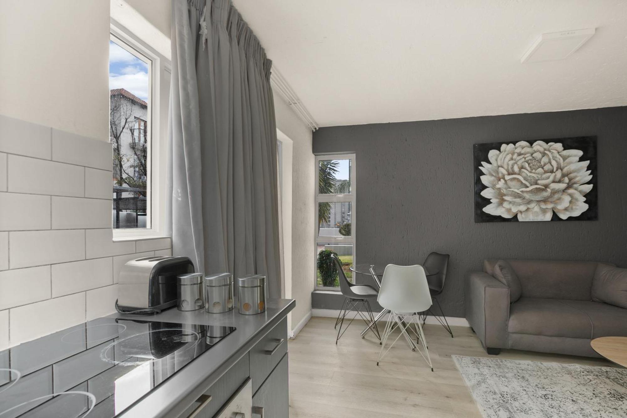 Marley On Katherine Apartments โจฮันเนสเบิร์ก ภายนอก รูปภาพ